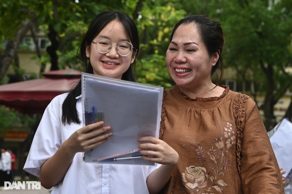 Archimedes, Ngôi sao Hoàng Mai công bố điểm chuẩn lớp 10 - 1 Archimedes, Ngôi sao Hoàng Mai công bố điểm chuẩn lớp 10 - 1