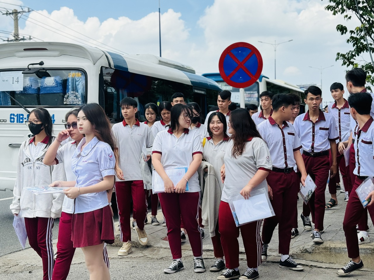 Bảo quản, vận chuyển đề thi, bài thi tốt nghiệp THPT ở Bình Dương như thế nào?- Ảnh 1. Bảo quản, vận chuyển đề thi, bài thi tốt nghiệp THPT ở Bình Dương như thế nào?- Ảnh 1.