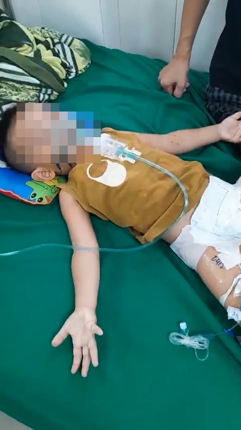 Cháu bé ngừng tim được bác sĩ đuổi theo cứu: Bé đã cai được máy thở- Ảnh 1. Cháu bé ngừng tim được bác sĩ đuổi theo cứu: Bé đã cai được máy thở- Ảnh 1.