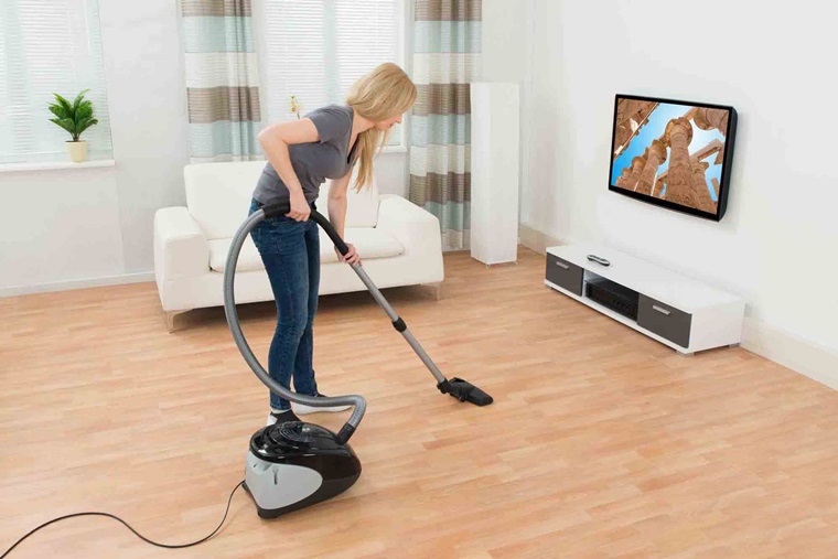 Bí quyết giúp bạn đi bộ 10.000 bước trong nhà mỗi ngày khi thời tiết nắng nóng- Ảnh 2. su-dung-may-hut-bui-sao-cho-ben-va-hieu-qua-5b9W9j