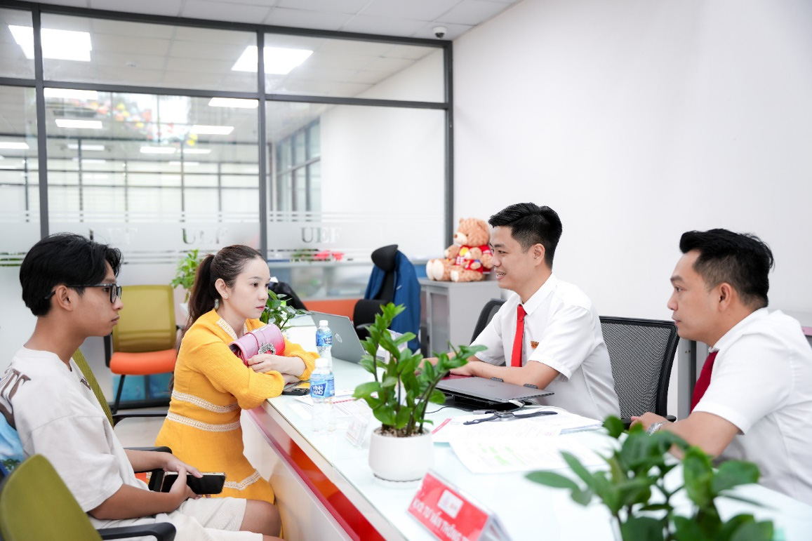 Biết điểm thi tốt nghiệp THPT 2024, thí sinh làm gì tiếp theo?- Ảnh 1. Biết điểm thi tốt nghiệp THPT 2024, thí sinh làm gì tiếp theo?- Ảnh 1.