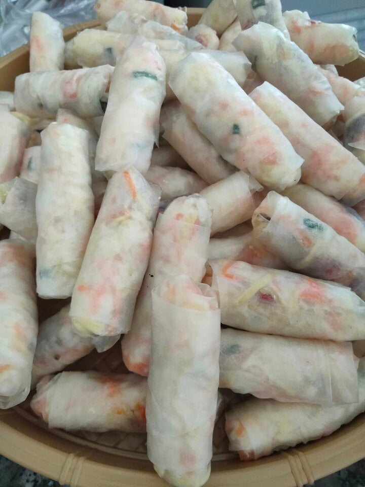 Cách làm chả cuốn cá trích Phan Thiết giòn ngon, thơm ngọt - Ảnh 4. Cách làm chả cuốn cá trích Phan Thiết giòn ngon, thơm ngọt - Ảnh 4.