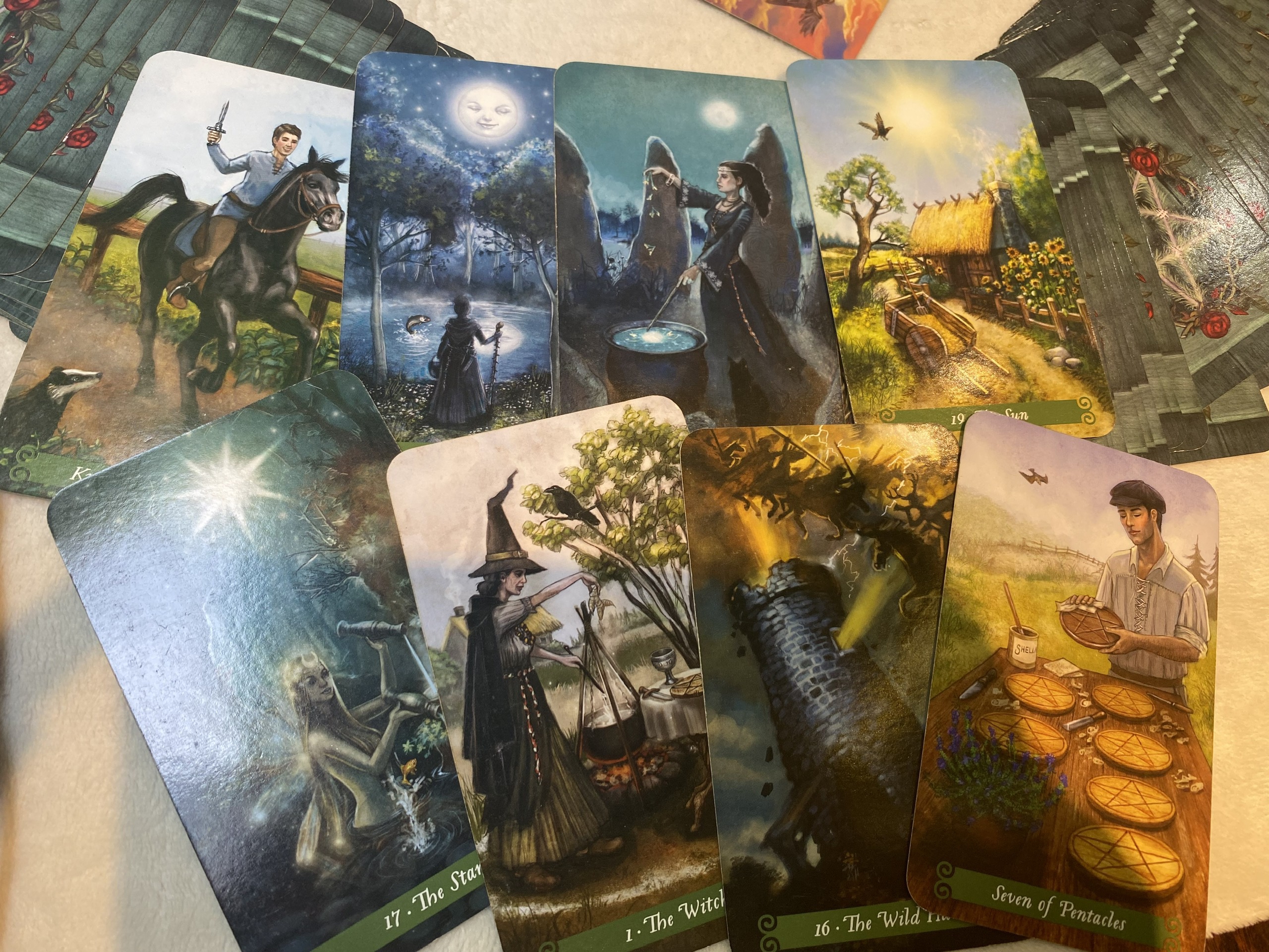 BẮT TREND: Cần tỉnh táo với Tarot- Ảnh 1. BẮT TREND: Cần tỉnh táo với Tarot- Ảnh 1.