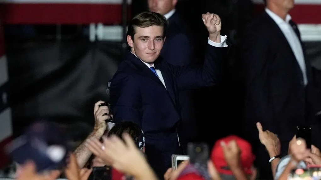 Cậu út nhà Trump lần đầu đi vận động tranh cử cho bố - 1 Cậu út nhà Trump lần đầu đi vận động tranh cử cho bố - 1