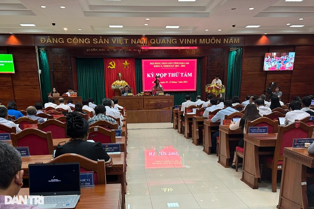Chất lượng thi lớp 10 cực thấp làm nóng nghị trường HĐND tỉnh Đắk Lắk - 1 Chất lượng thi lớp 10 cực thấp làm nóng nghị trường HĐND tỉnh Đắk Lắk - 1