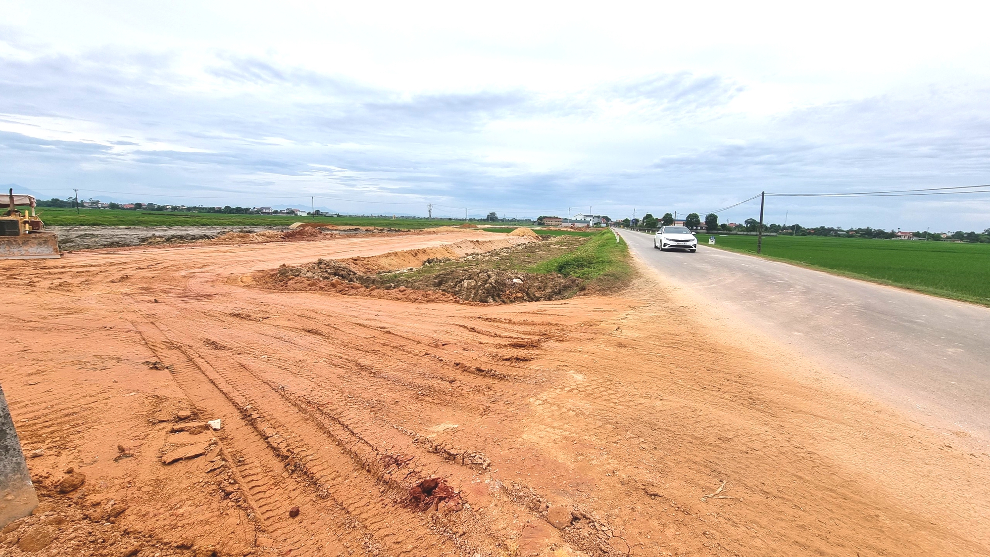 Chủ đầu tư dự án khu dân cư đấu nối trái phép vào đường tỉnh bị xử phạt- Ảnh 1. Chủ đầu tư dự án khu dân cư đấu nối trái phép vào đường tỉnh bị xử phạt- Ảnh 1.