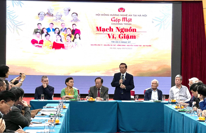 Có gì đặc sắc trong đêm nhạc khắc họa chân dung 5 nhạc sĩ tài hoa xứ Nghệ? - Ảnh 3. Có gì đặc sắc trong đêm nhạc khắc họa chân dung 5 nhạc sĩ tài hoa xứ Nghệ? - Ảnh 3.