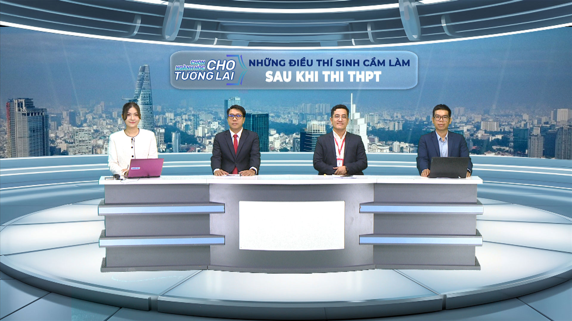 Còn khoảng một tuần xét tuyển sớm, nên nộp hồ sơ hay chờ điểm thi tốt nghiệp?- Ảnh 1. Còn khoảng một tuần xét tuyển sớm, nên nộp hồ sơ hay chờ điểm thi tốt nghiệp?- Ảnh 1.