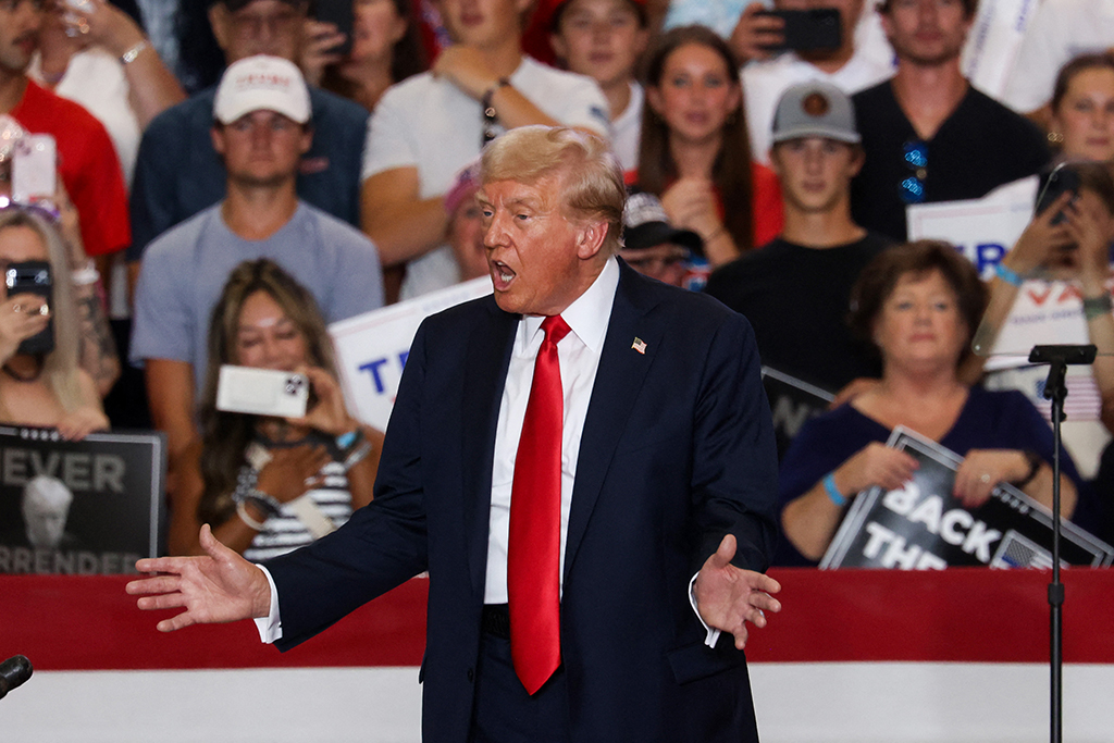 Cuộc đua Trump - Harris tăng sức nóng gay cấn- Ảnh 1. Cuộc đua Trump - Harris tăng sức nóng gay cấn- Ảnh 1.