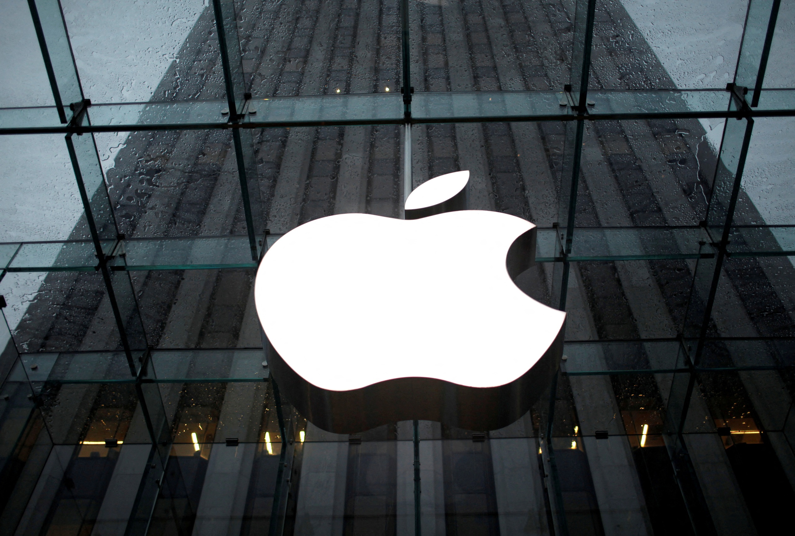 Một cửa hàng của hãng Apple ở TP New York – Mỹ Ảnh: REUTERS Một cửa hàng của hãng Apple ở TP New York – Mỹ Ảnh: REUTERS