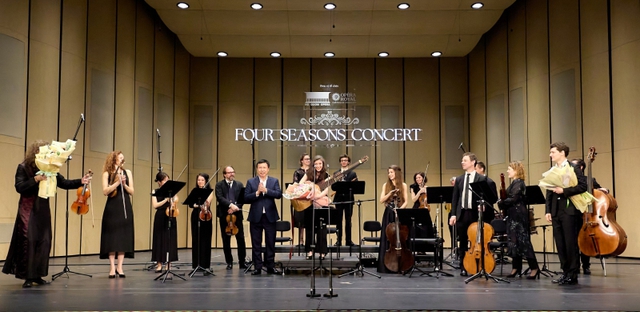 Dàn nhạc hàng đầu thế giới biểu diễn đêm nhạc Mozart tại Hà Nội - Ảnh 1. Dàn nhạc hàng đầu thế giới biểu diễn đêm nhạc Mozart tại Hà Nội - Ảnh 1.