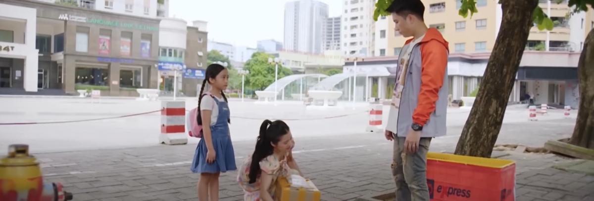 sao kim bắn tim sao hỏa tập 4 Đào phát hiện chồng gửi con cho 2 cô bán hoa hình ảnh 1 sao kim ban tim sao hoa tap 4 Dao phat hien chong gui con cho 2 co ban hoa hinh anh 1
