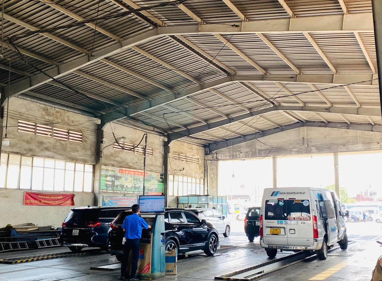 TP.HCM: Đào tạo thêm nguồn nhân lực đăng kiểm để giảm tình trạng quá tải- Ảnh 1. TP.HCM: Đào tạo thêm nguồn nhân lực đăng kiểm để giảm tình trạng quá tải- Ảnh 1.