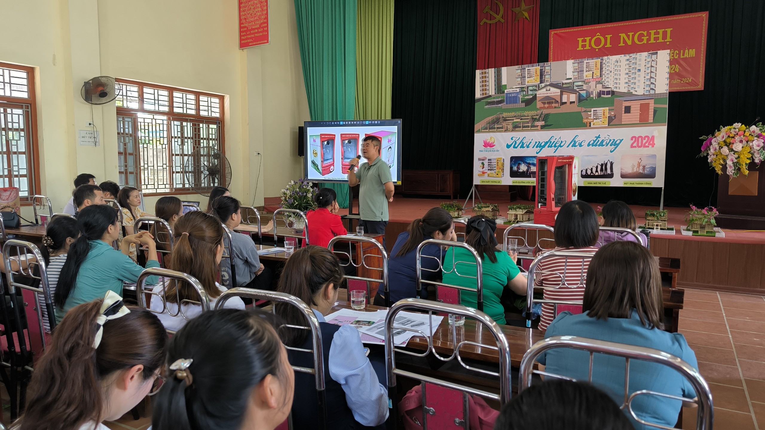 Định hình tư duy khởi nghiệp cho học sinh từ trên ghế nhà trường- Ảnh 1. Định hình tư duy khởi nghiệp cho học sinh từ trên ghế nhà trường- Ảnh 1.