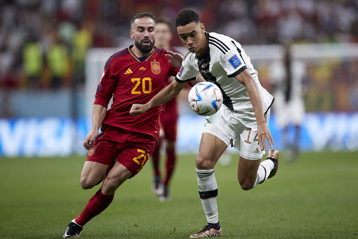 Dự đoán tỉ số Euro 2024: Tây Ban Nha hòa Đức trong 90 phút- Ảnh 2. Tây Ban Nha (trái) không hề e ngại Đức - Ảnh: REUTERS