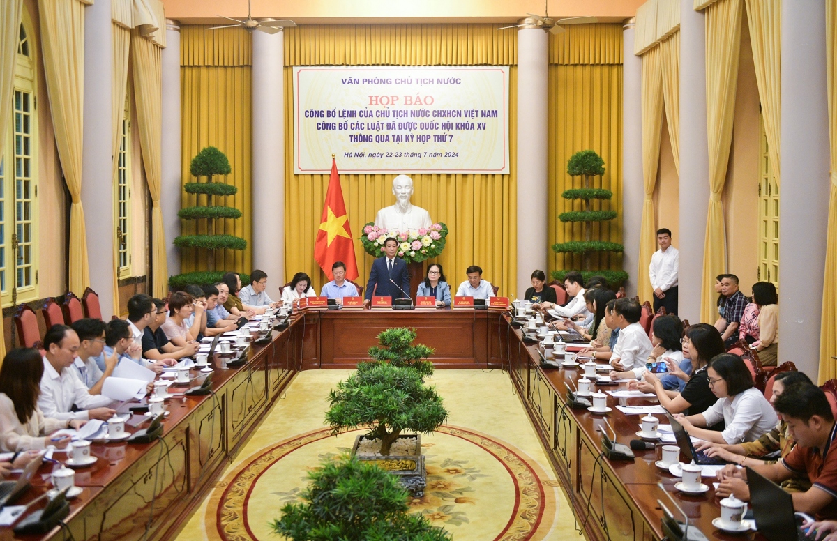 Thứ trưởng Bộ GTVT: Dù khó khăn nhưng phải hoàn thành mục tiêu 5.000km đường cao tốc- Ảnh 2. Thứ trưởng Bộ GTVT: Dù khó khăn nhưng phải hoàn thành mục tiêu 5.000km đường cao tốc- Ảnh 2.