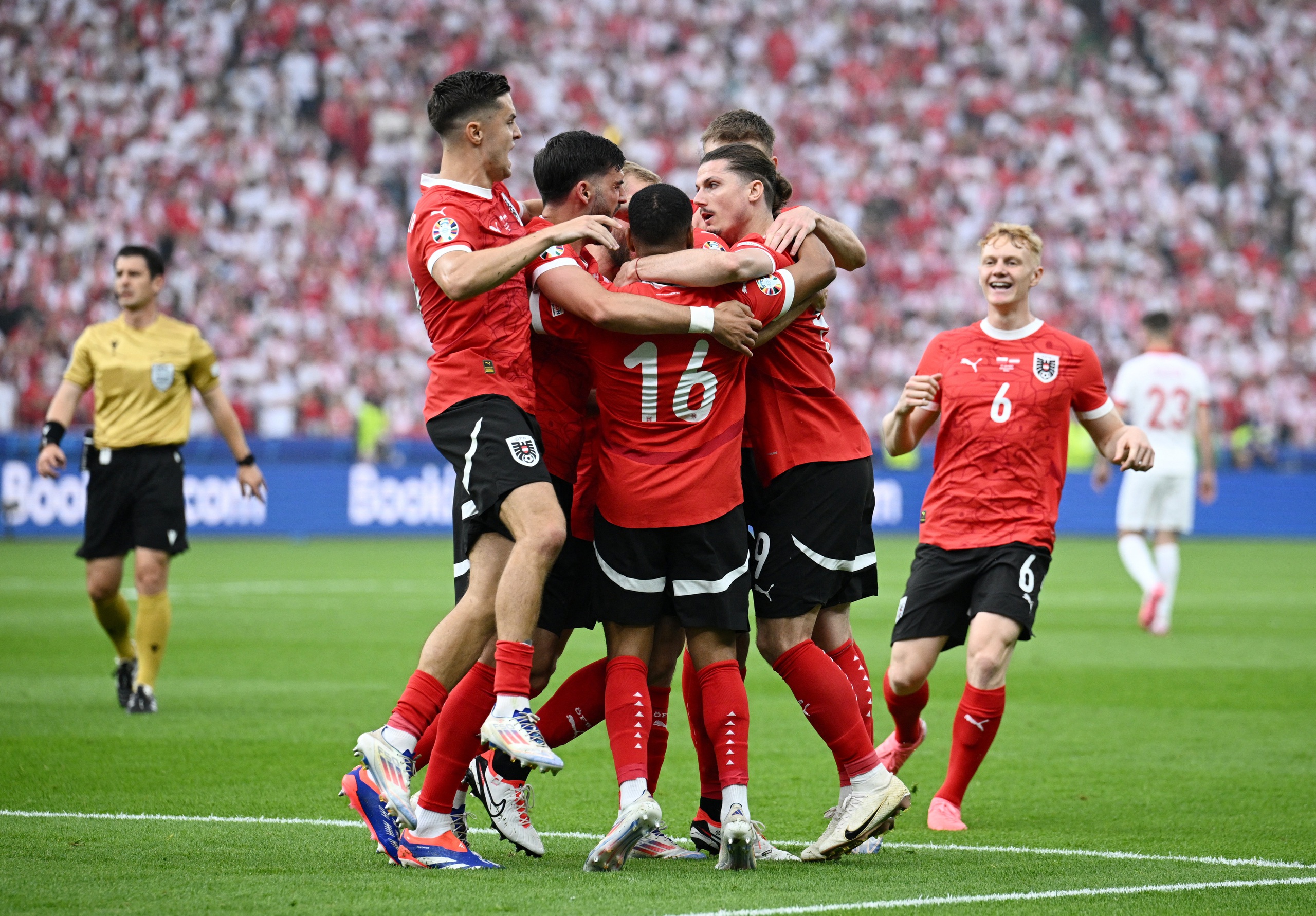 Euro 2024: Check the scores of Austria - Türkiye and Romania - Netherlands  - Vietnam.vn