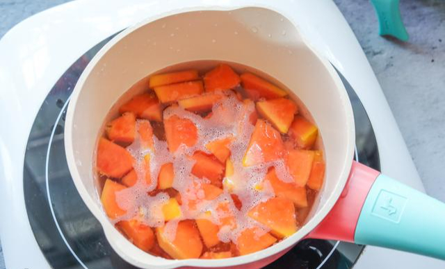 Gặp quả này ngoài chợ nhớ mua về làm món chè dưỡng nhan, chị em phụ nữ ăn 1 lần/tuần da dẻ sẽ căng mịn, trắng hồng - Ảnh 3. Gặp quả này ngoài chợ nhớ mua về làm món chè dưỡng nhan, chị em phụ nữ ăn 1 lần/tuần da dẻ sẽ căng mịn, trắng hồng - Ảnh 3.