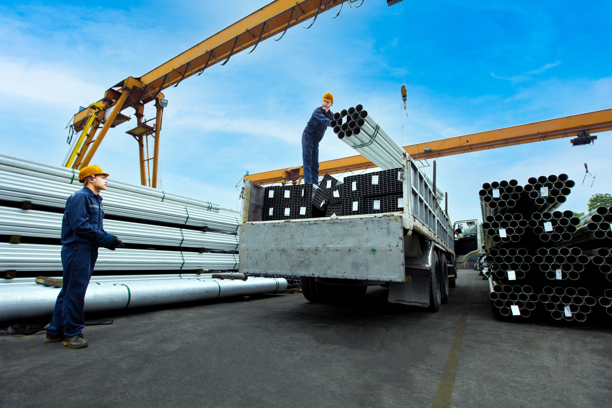 Thép xây dựng đồng loạt tăng giá trước kỳ nghỉ Tết - Ảnh 1. Thép xây dựng đồng loạt tăng giá trước kỳ nghỉ Tết - Ảnh 1.