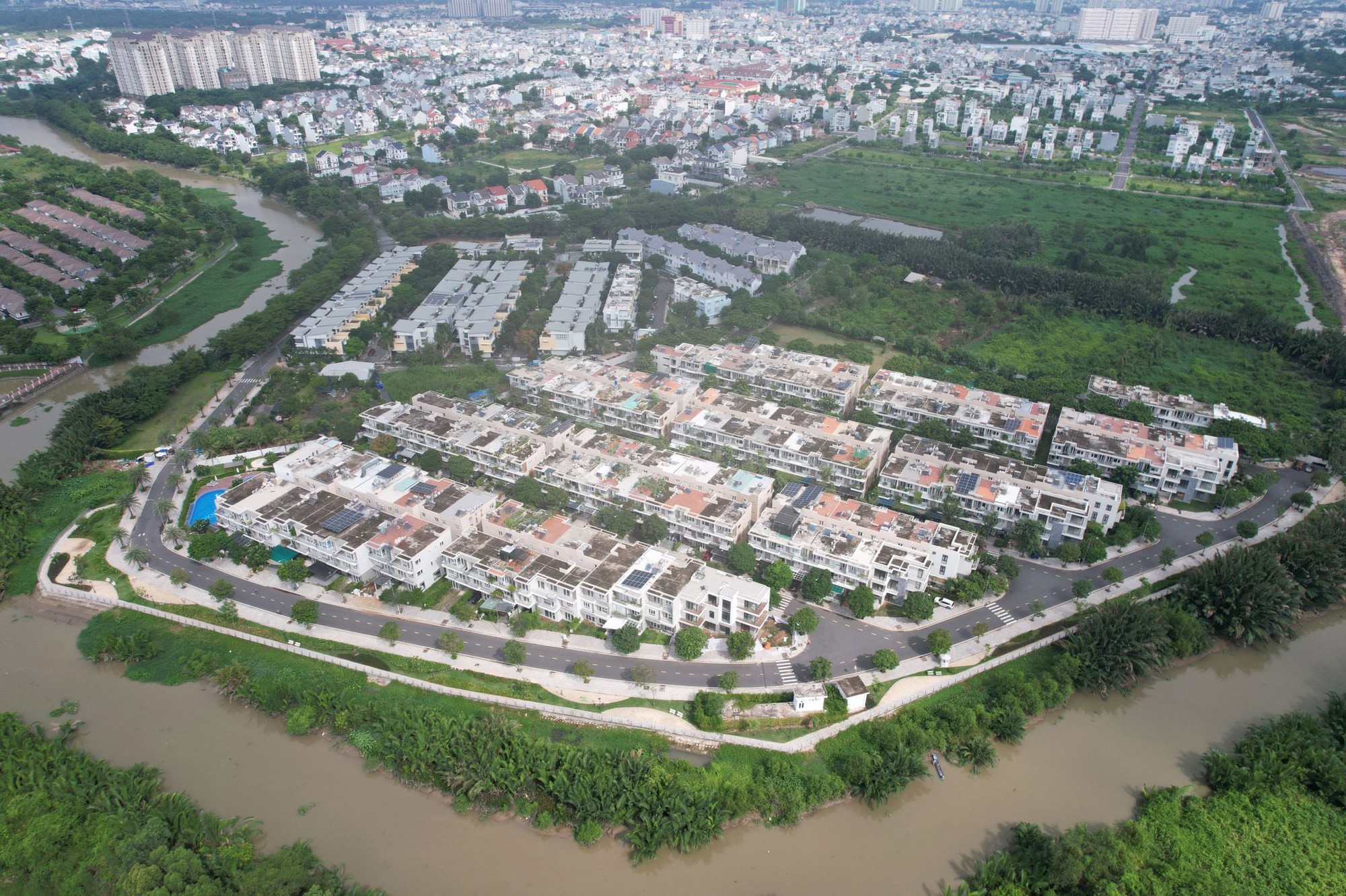 Giao dịch bất động sản vẫn ì ạch - Ảnh 1. Giao dịch bất động sản vẫn ì ạch - Ảnh 1.