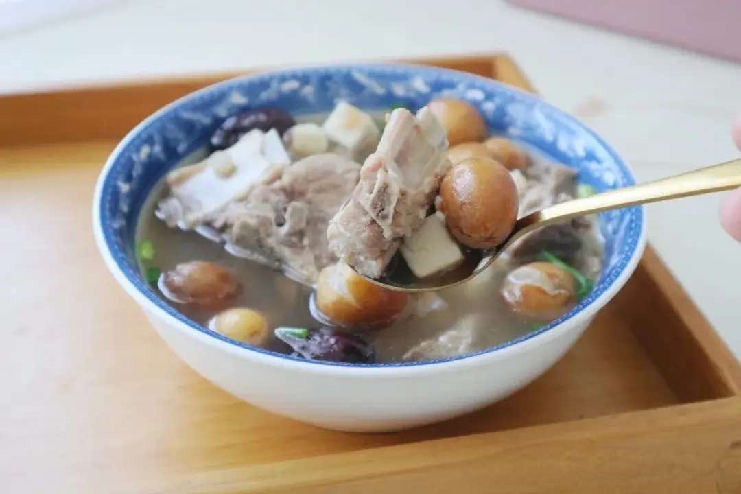 Loại quả chỉ có vào mùa hè, dùng nấu canh: Giúp dưỡng dạ dày, trị ho, đẹp da lại vô cùng ngon miệng - Ảnh 1. Loại quả chỉ có vào mùa hè, dùng nấu canh: Giúp dưỡng dạ dày, trị ho, đẹp da lại vô cùng ngon miệng - Ảnh 1.