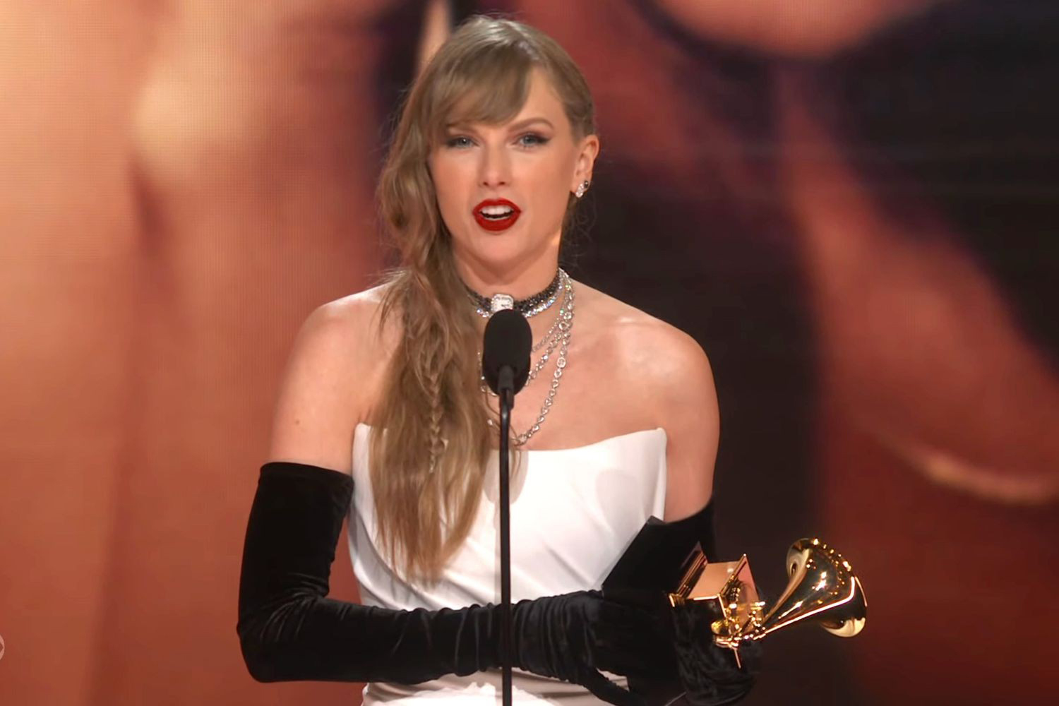 Grammy 2024: Taylor Swift thắng lớn- Ảnh 1. Grammy 2024: Taylor Swift thắng lớn- Ảnh 1.