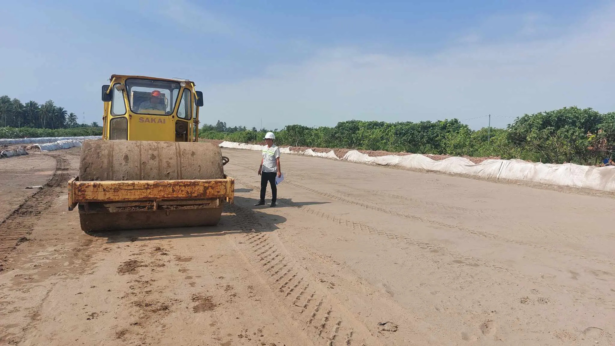 Hai dự án giao thông lớn khu vực ĐBSCL gặp khó nguồn cát đắp- Ảnh 1. Hai dự án giao thông lớn khu vực ĐBSCL gặp khó nguồn cát đắp- Ảnh 1.