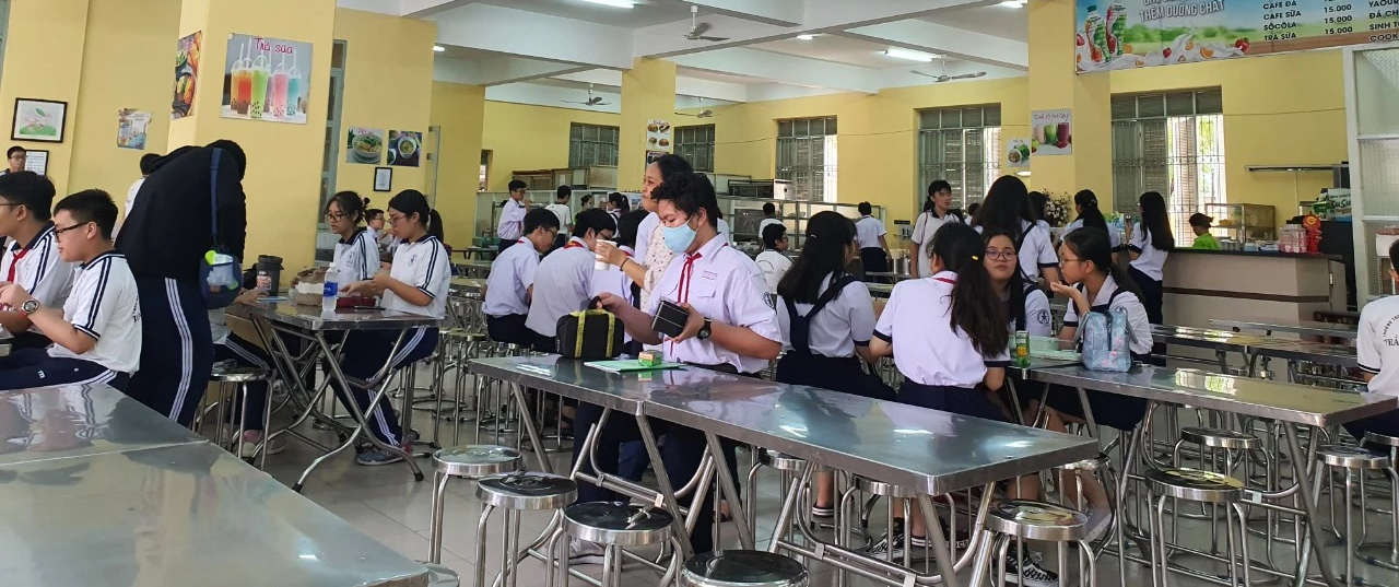 Hàng trăm trường học ở TP.HCM 'vướng' bếp ăn, căn tin, bãi xe- Ảnh 2. Hàng trăm trường học ở TP.HCM 'vướng' bếp ăn, căn tin, bãi xe- Ảnh 2.