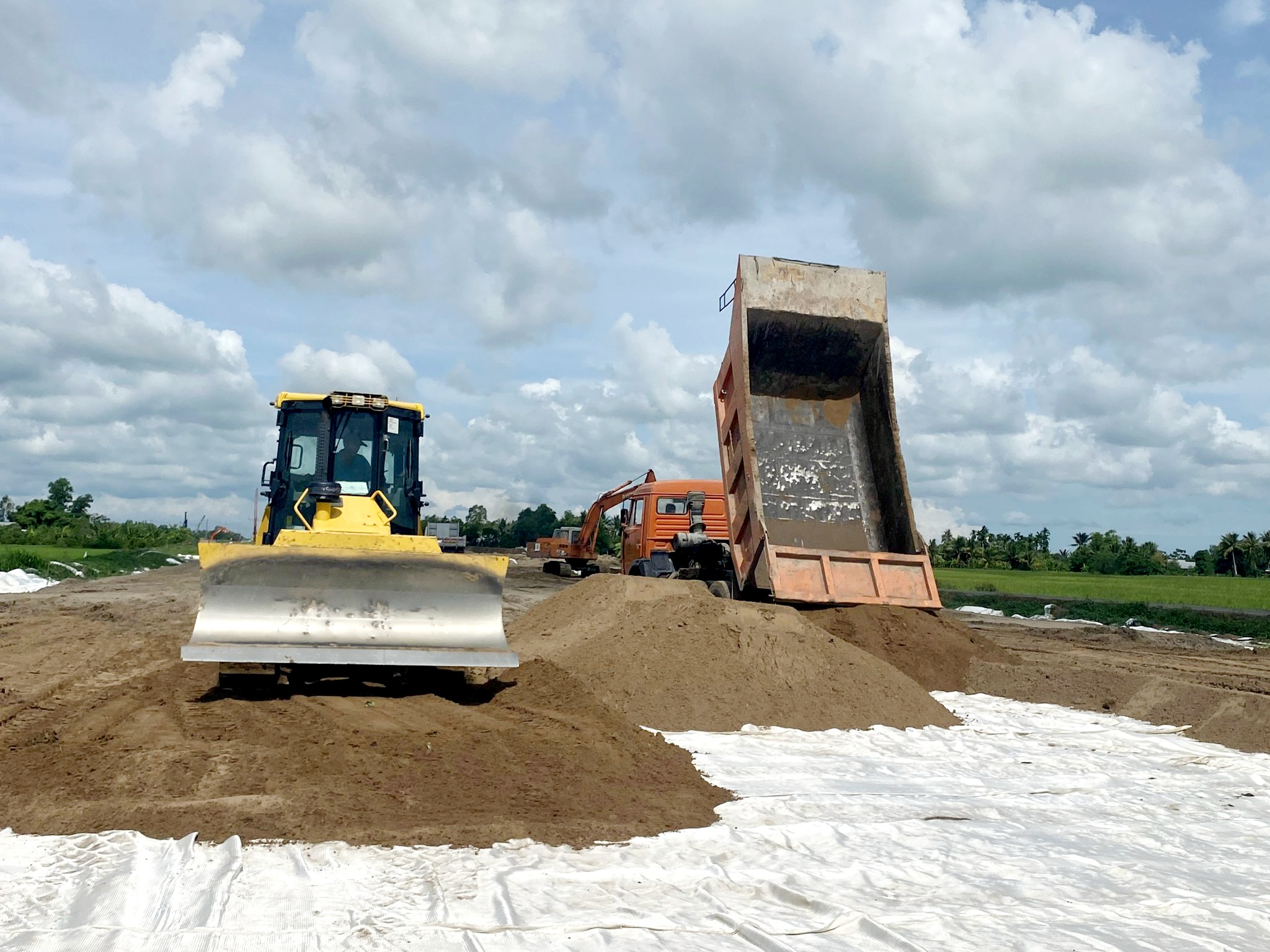 Hậu Giang đẩy nhanh tiến độ giải phóng mặt bằng hai cao tốc- Ảnh 1. Hậu Giang đẩy nhanh tiến độ giải phóng mặt bằng hai cao tốc- Ảnh 1.