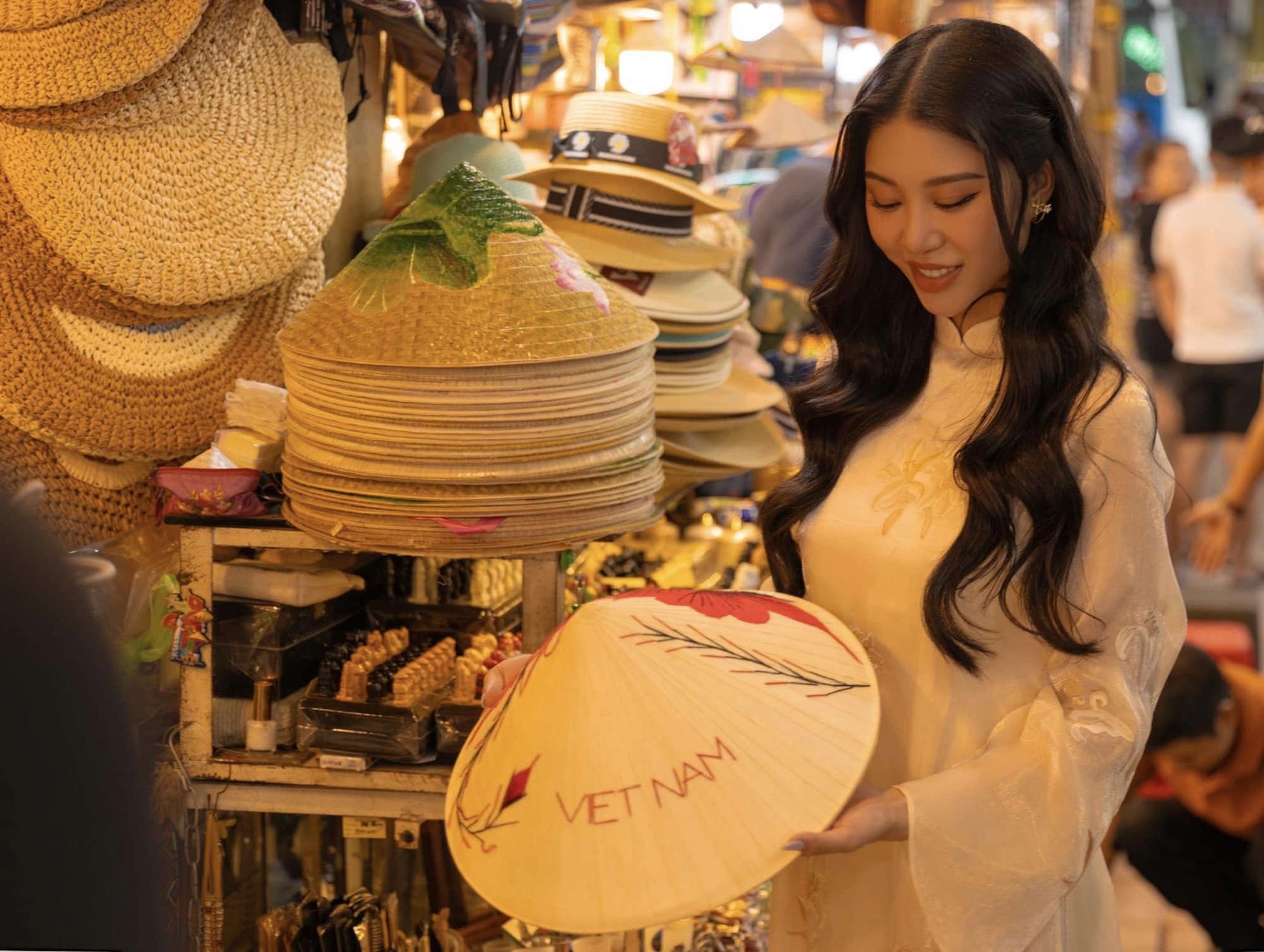 Hoa hậu Lan Anh xinh đẹp, lôi cuốn trước thềm thi Miss Earth 2023, hiếm hoi tiết lộ về mẹ ruột - Ảnh 11. Hoa hậu Lan Anh xinh đẹp, lôi cuốn trước thềm thi Miss Earth 2023, hiếm hoi tiết lộ về mẹ ruột - Ảnh 11.