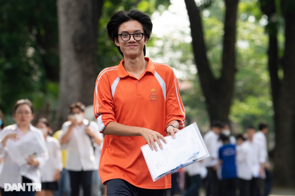 Hôm nay, thí sinh bắt đầu đăng ký xét tuyển đại học năm 2024 - 1 Hôm nay, thí sinh bắt đầu đăng ký xét tuyển đại học năm 2024 - 1