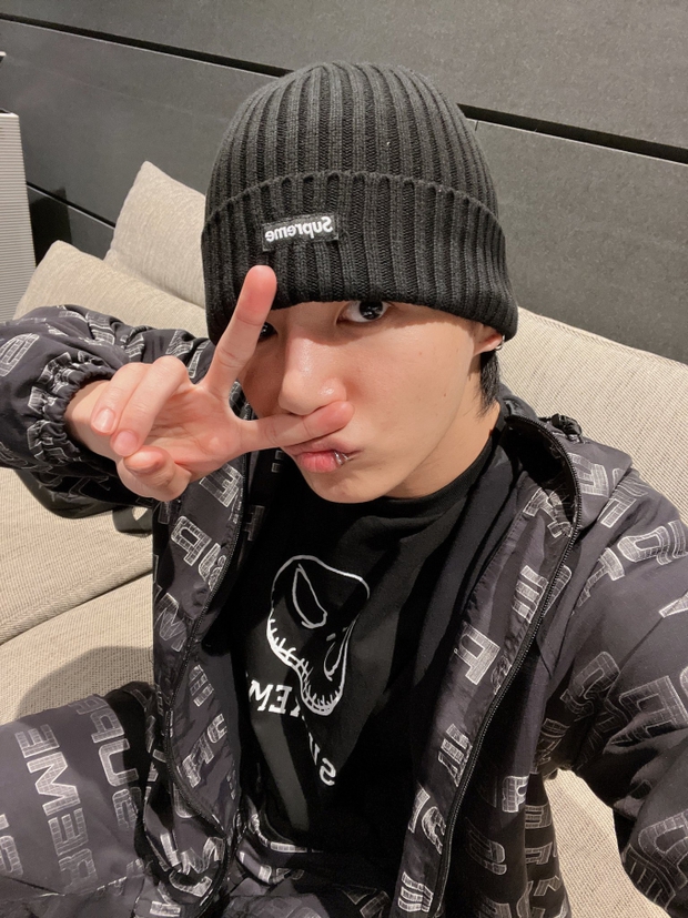 Jungkook (BTS) lên tiếng về clip ôm ấp bạn gái tại nhà riêng - Ảnh 1. Jungkook (BTS) lên tiếng về clip ôm ấp bạn gái tại nhà riêng - Ảnh 1.