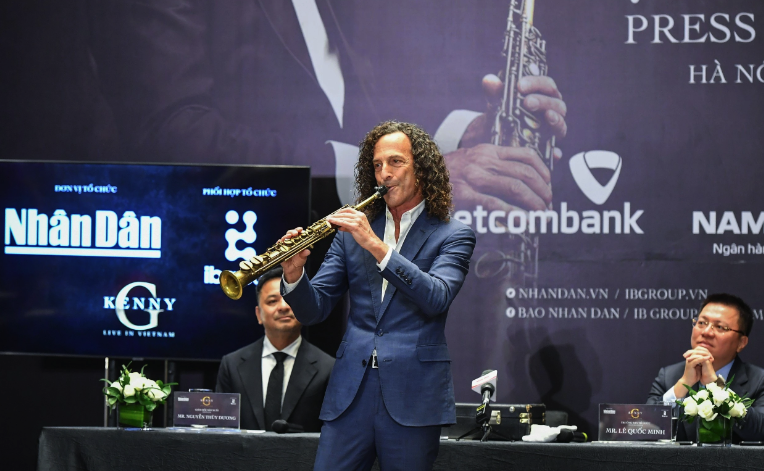Kenny G bất ngờ trước sự yêu mến của khán giả Việt Nam - Ảnh 1. Kenny G bất ngờ trước sự yêu mến của khán giả Việt Nam - Ảnh 1.