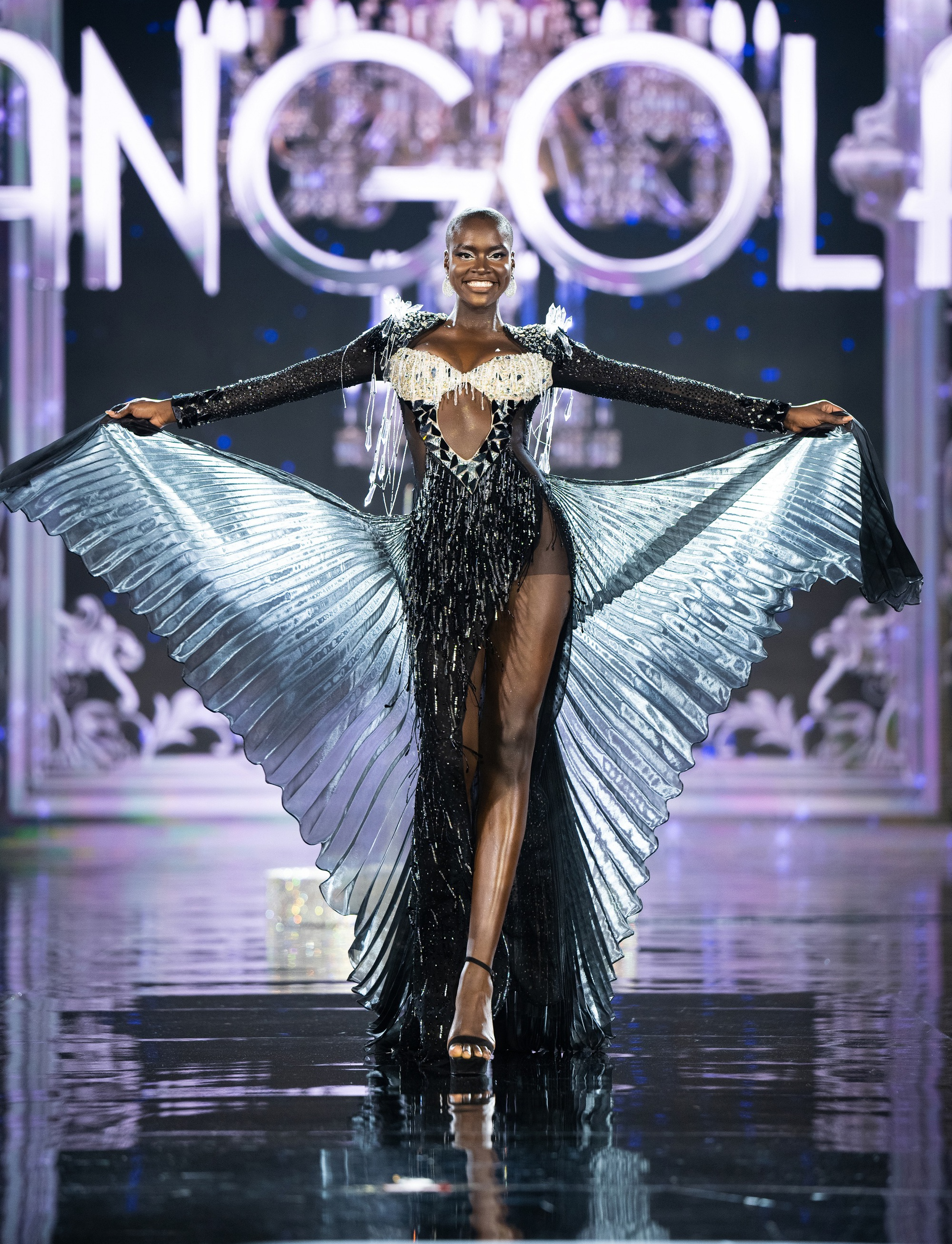 Bán kết Miss Grand International 2023: Mỹ nhân Colombia, Lê Hoàng Phương mặc trang phục dạ hội quyến rũ nhất? - Ảnh 6. Bán kết Miss Grand International 2023: Mỹ nhân Colombia, Lê Hoàng Phương mặc trang phục dạ hội quyến rũ nhất? - Ảnh 6.