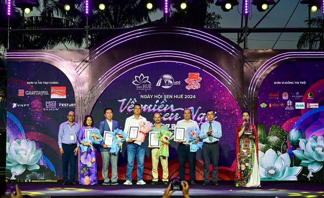 Khai mạc Ngày hội Sen Huế 2024 - "Về miền Sen ngự" - Ảnh 1. Khai mạc Ngày hội Sen Huế 2024 - "Về miền Sen ngự" - Ảnh 1.