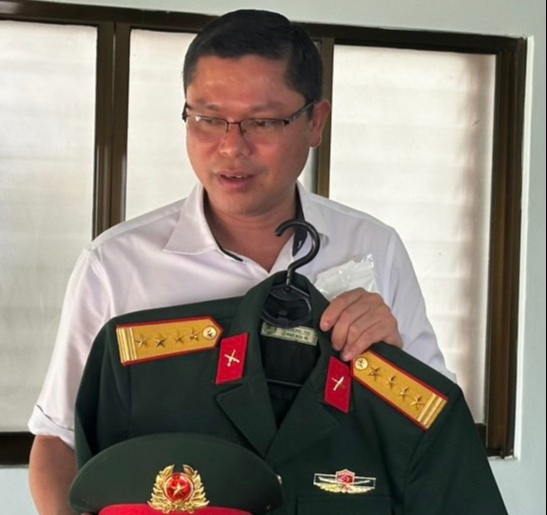Làm rõ nhóm người nghi vấn giả danh thượng tướng quân đội, thiếu tướng công an- Ảnh 2. Làm rõ nhóm người nghi vấn giả danh thượng tướng quân đội, thiếu tướng công an- Ảnh 2.
