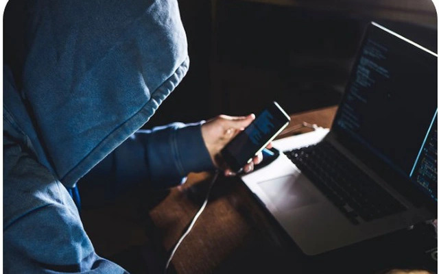 Làm theo những cách này để chống bị hack điện thoại- Ảnh 1. Làm theo những cách này để chống bị hack điện thoại- Ảnh 1.