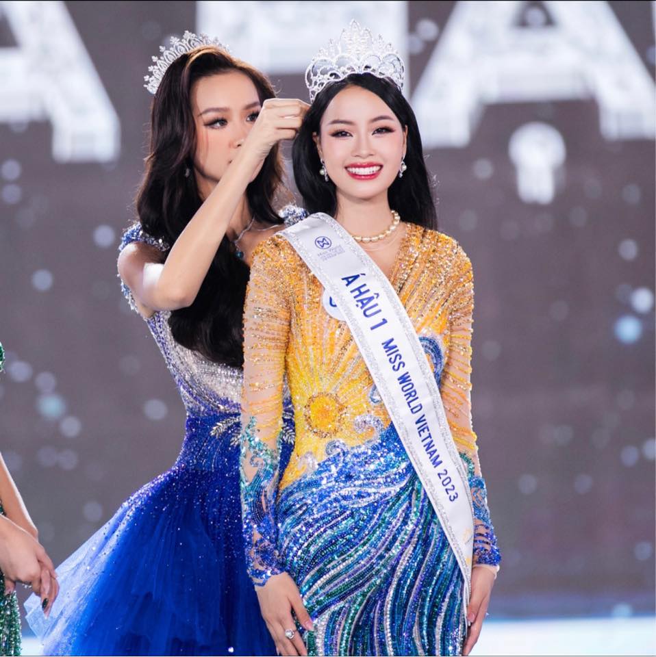 Gia đình xứ Nghệ hiếm hoi có 2 chị em Á hậu - người đẹp: "Chúng tôi luôn yêu thương, gắn kết" - Ảnh 1. Gia đình xứ Nghệ hiếm hoi có 2 chị em Á hậu - người đẹp: "Chúng tôi luôn yêu thương, gắn kết" - Ảnh 1.
