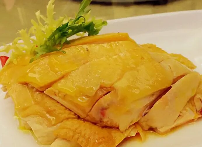 Luộc gà theo công thức 3 sôi 3 lạnh, thịt sẽ thơm ngon, da giòn, không nứt - Ảnh 1. Luộc gà theo công thức 3 sôi 3 lạnh, thịt sẽ thơm ngon, da giòn, không nứt - Ảnh 1.