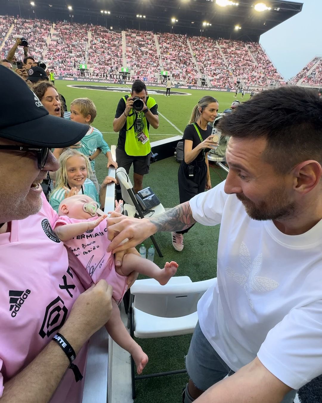 MLS công bố kỷ lục mới, Messi lại ‘đánh bại’ Ronaldo, nhận vinh danh khó tin- Ảnh 2. MLS công bố kỷ lục mới, Messi lại ‘đánh bại’ Ronaldo, nhận vinh danh khó tin- Ảnh 2.