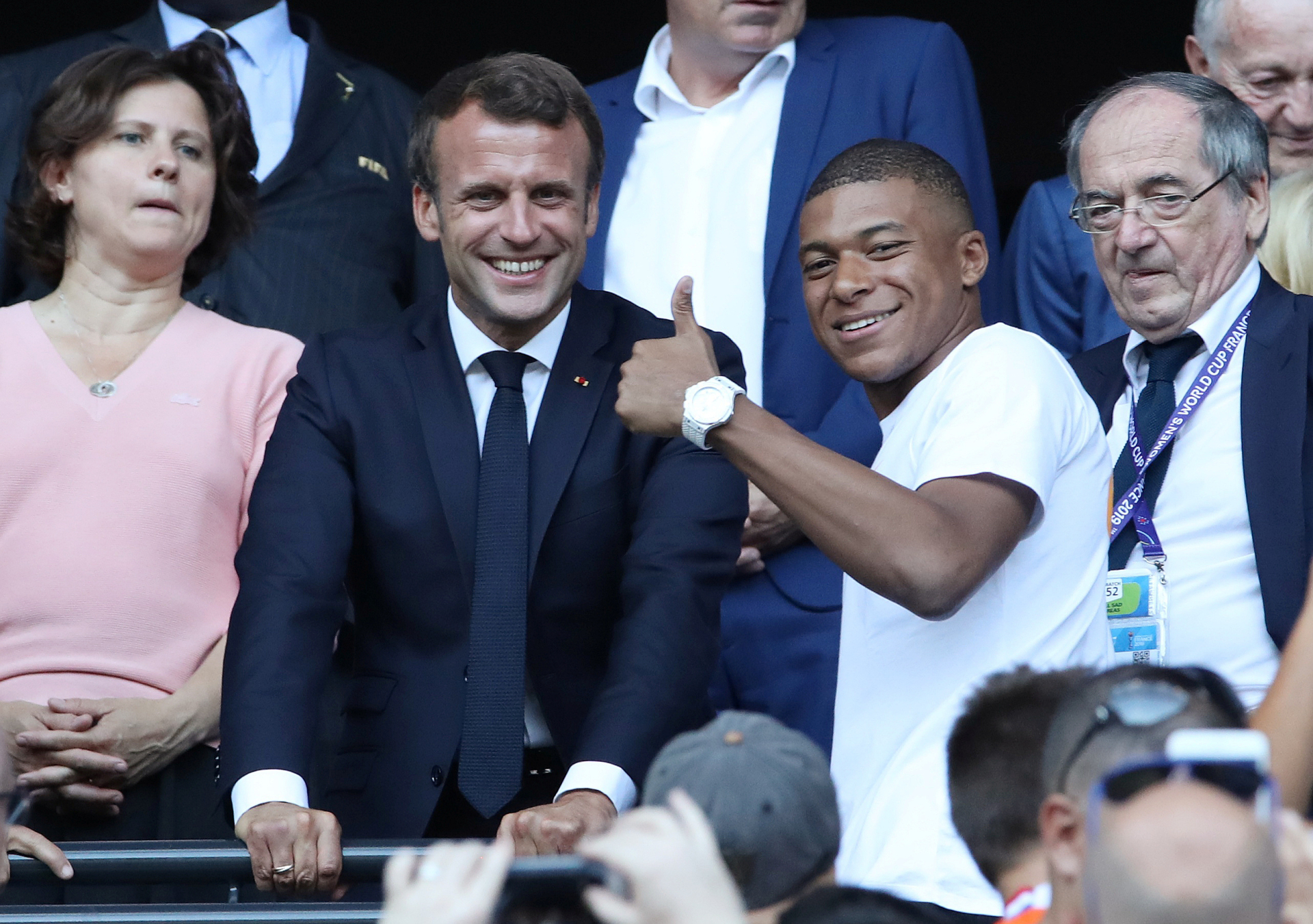 mbappe keu goi nguoi phap ngan chan chien thang cua dang cuc huu hinh 1