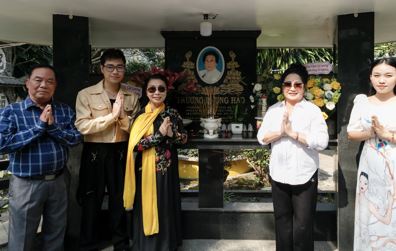 NSND Bạch Tuyết ôn chuyện cũ về thầy NSND Phùng Há và NSƯT Thanh Nga- Ảnh 1. NSND Bạch Tuyết ôn chuyện cũ về thầy NSND Phùng Há và NSƯT Thanh Nga- Ảnh 1.