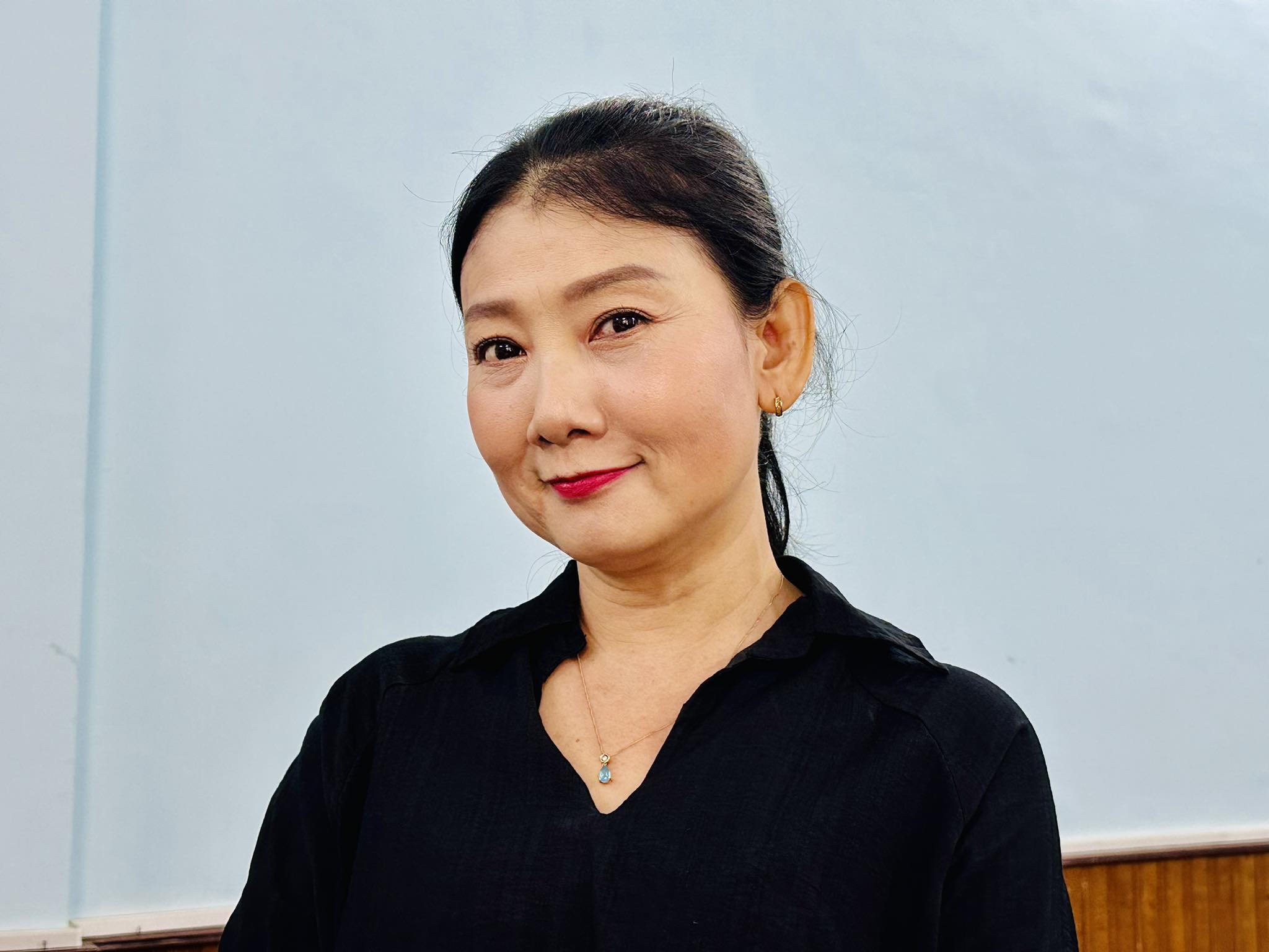 NSND Mỹ Uyên cập hóa đời sống công nghệ cho vở NSND Mỹ Uyên cập hóa đời sống công nghệ cho vở
