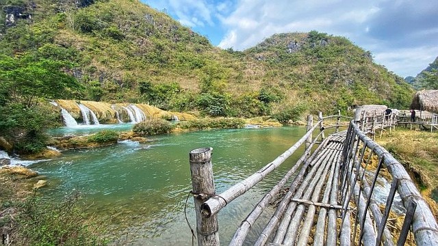 Ngất ngây trước những thác nước đẹp như mơ tại Cao Bằng- Ảnh 2. Ngất ngây trước những thác nước đẹp như mơ tại Cao Bằng- Ảnh 2.