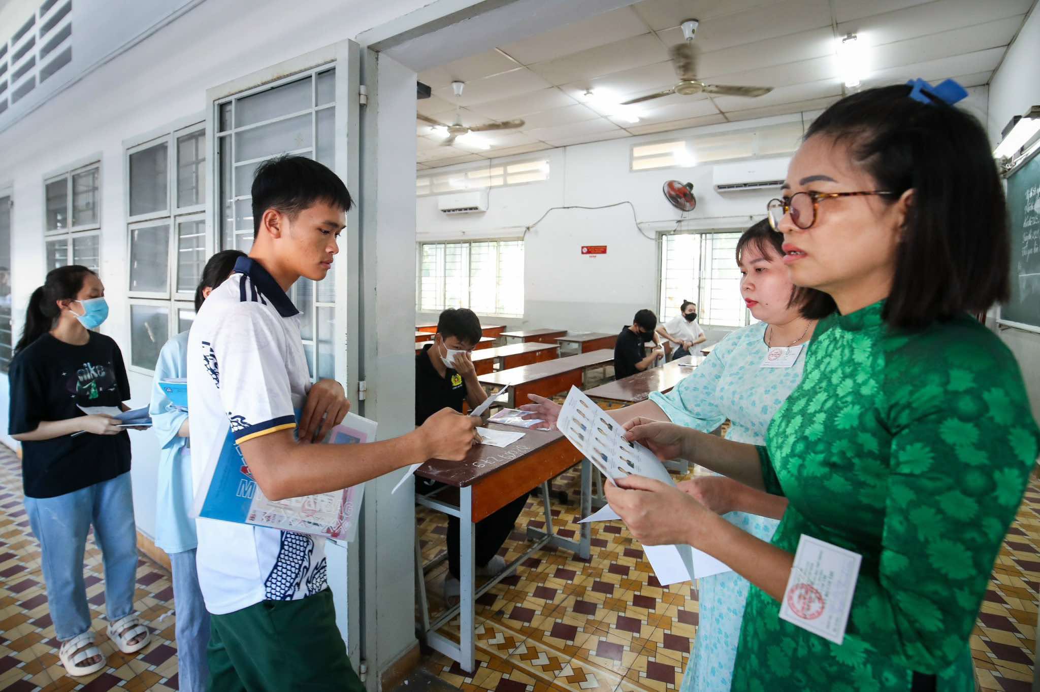 Thêm 2 trường ĐH công lập công bố điểm sàn: Nhiều ngành xét từ 15 điểm- Ảnh 1. Thêm 2 trường ĐH công lập công bố điểm sàn: Nhiều ngành xét từ 15 điểm- Ảnh 1.