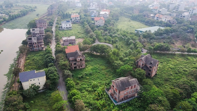Nhiều sở ngành làm việc như “rùa bò” xử 64 dự án ôm đất rồi bỏ hoang dù chủ tịch TP đã “chốt hạn” - Ảnh 1. Nhiều sở ngành làm việc như “rùa bò” xử 64 dự án ôm đất rồi bỏ hoang dù chủ tịch TP đã “chốt hạn” - Ảnh 1.