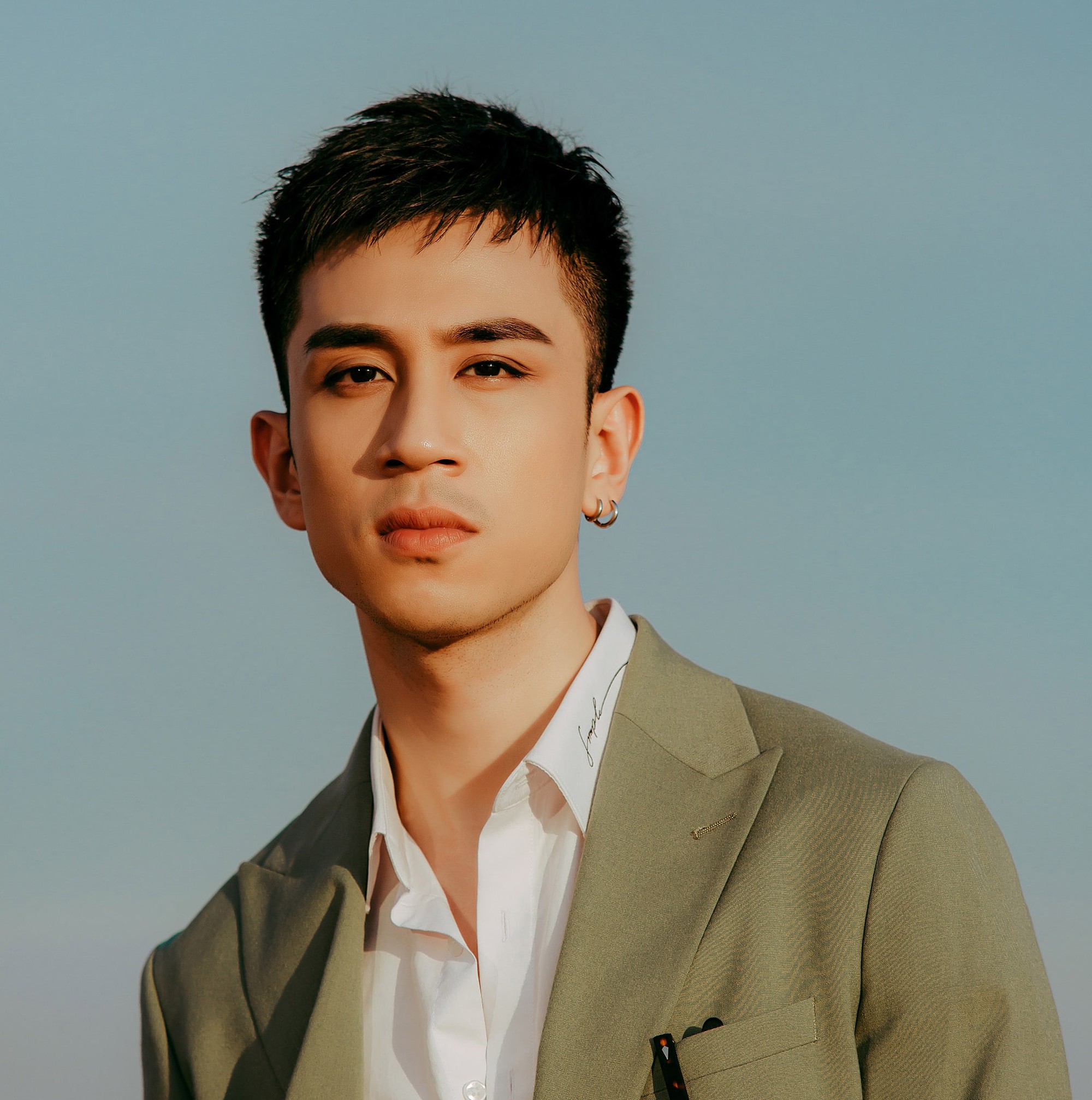 Phía Dương Edward nói gì khi quản lý Đan Trường tuyên bố "kiện đến cùng"? - Ảnh 1. Phía Dương Edward nói gì khi quản lý Đan Trường tuyên bố "kiện đến cùng"? - Ảnh 1.