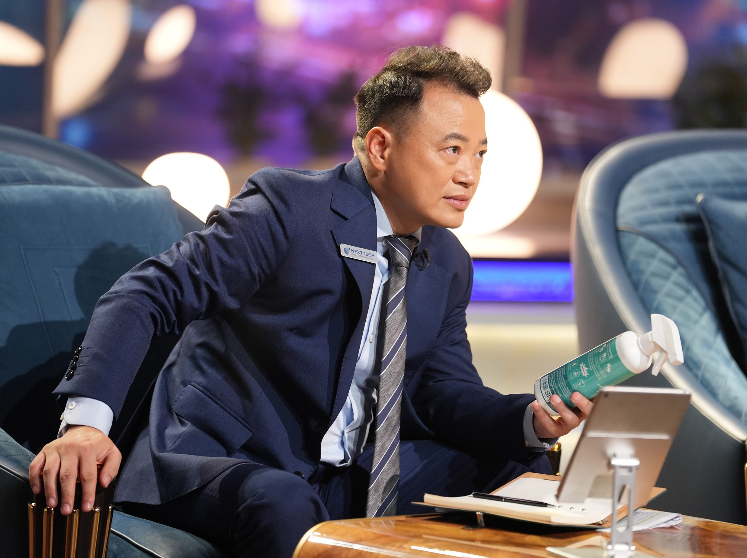 Shark Tank Việt Nam mùa 7 mở màn với nhiều... nước mắt- Ảnh 1. Shark Tank Việt Nam mùa 7 mở màn với nhiều... nước mắt- Ảnh 1.