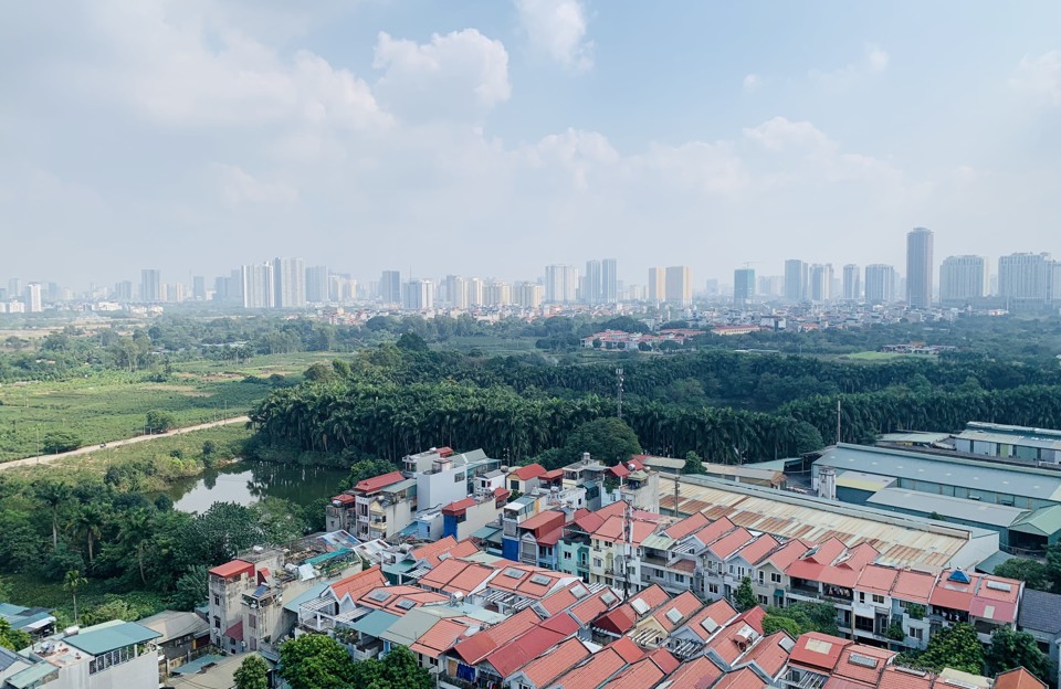 Việc sớm đưa Luật Đất đai, Luật Nhà ở, Luật Kinh doanh bất động sản vào cuộc sống còn tạo hành lang pháp lý đồng bộ, giải phóng nguồn lực đất đai, thúc đẩy phát triển lành mạnh thị trường bất động sản