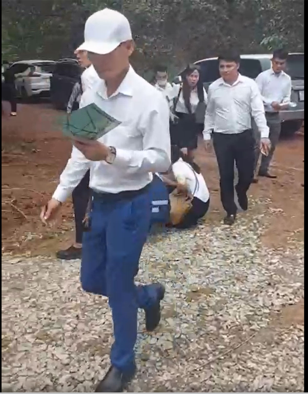 Sốt đất trên... mạng xã hội - Ảnh 1. Sốt đất trên... mạng xã hội - Ảnh 1.